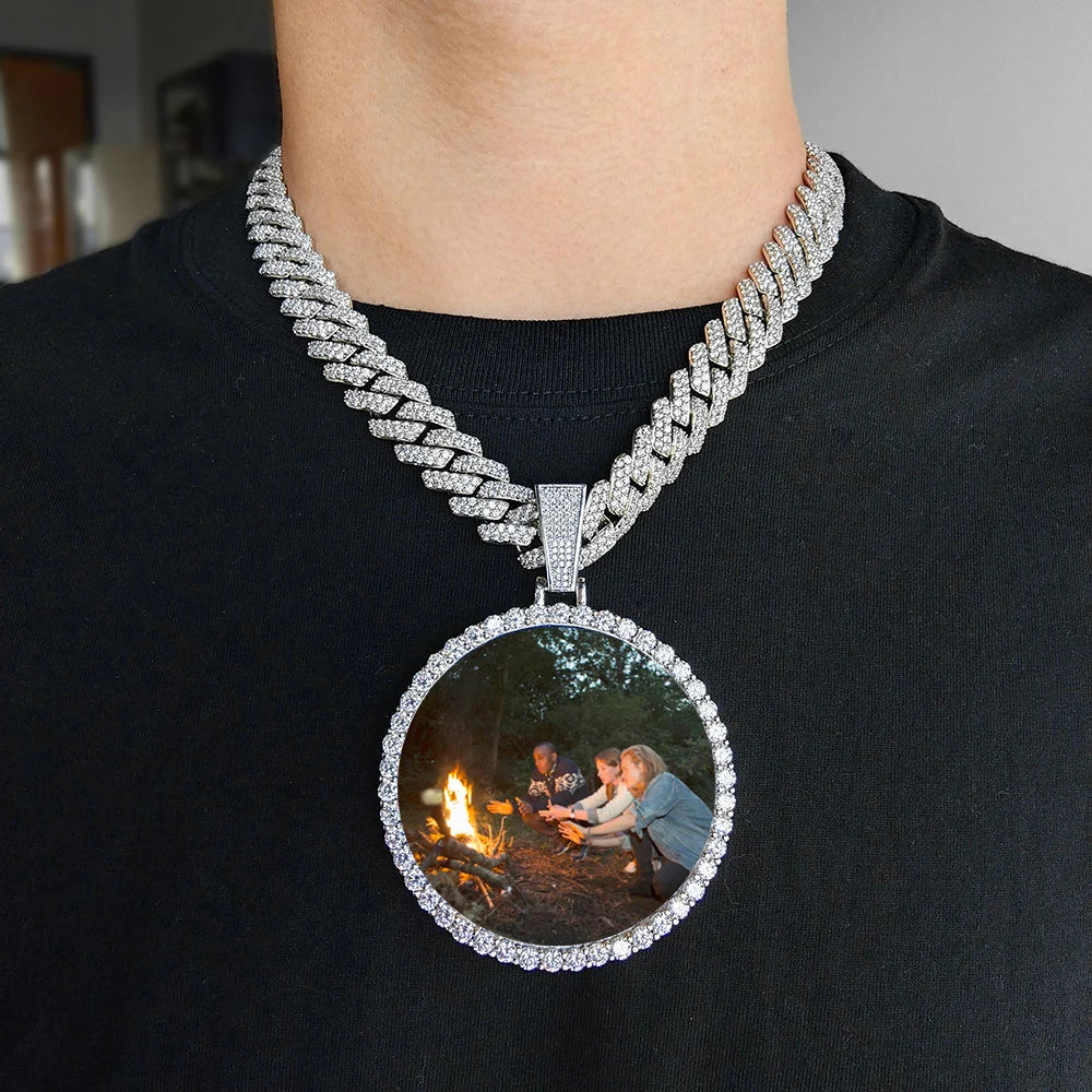 ESKEEM Big Circle Photo Medallion Pendant Necklace – Iced Out Hip Hop Memory Picture Jewelry Gift