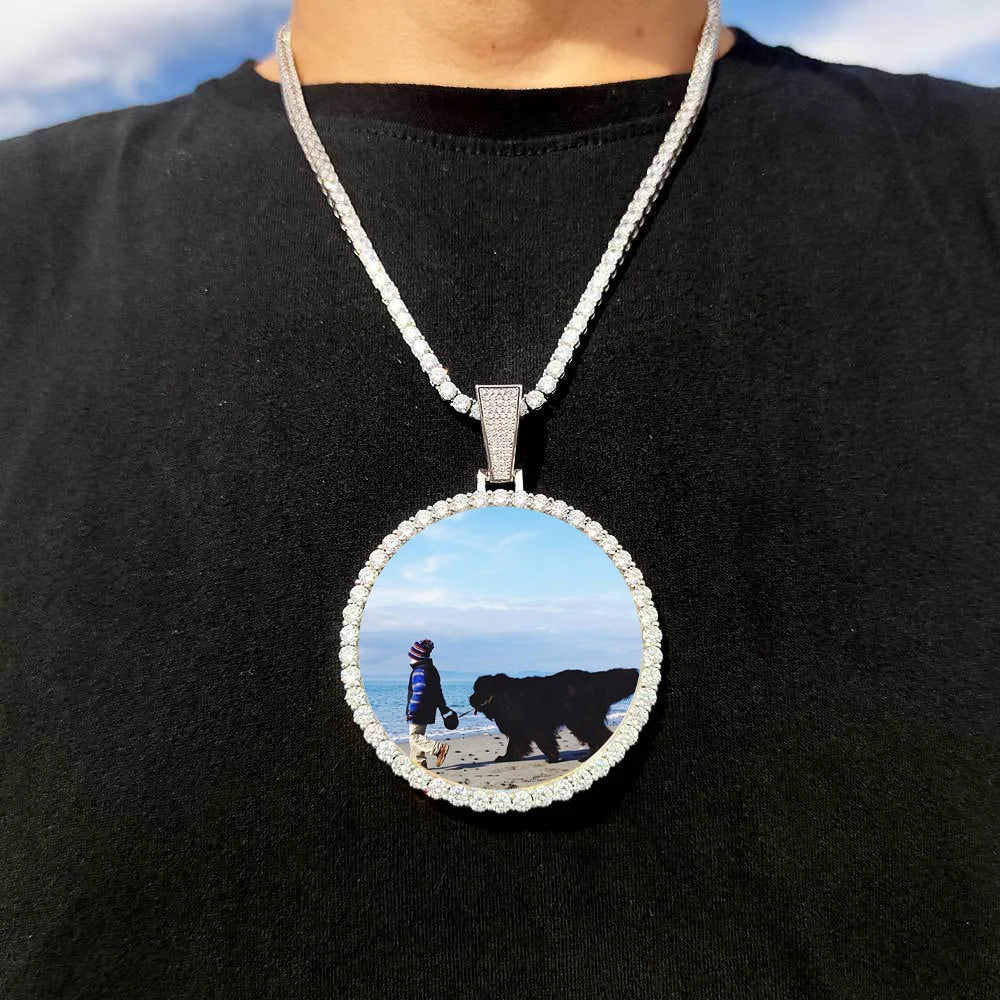 ESKEEM Big Circle Photo Medallion Pendant Necklace – Iced Out Hip Hop Memory Picture Jewelry Gift