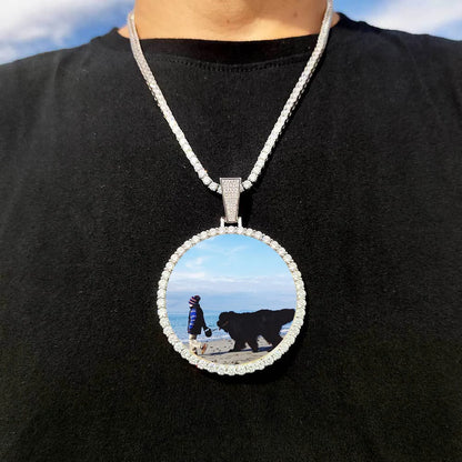 ESKEEM Big Circle Photo Medallion Pendant Necklace – Iced Out Hip Hop Memory Picture Jewelry Gift