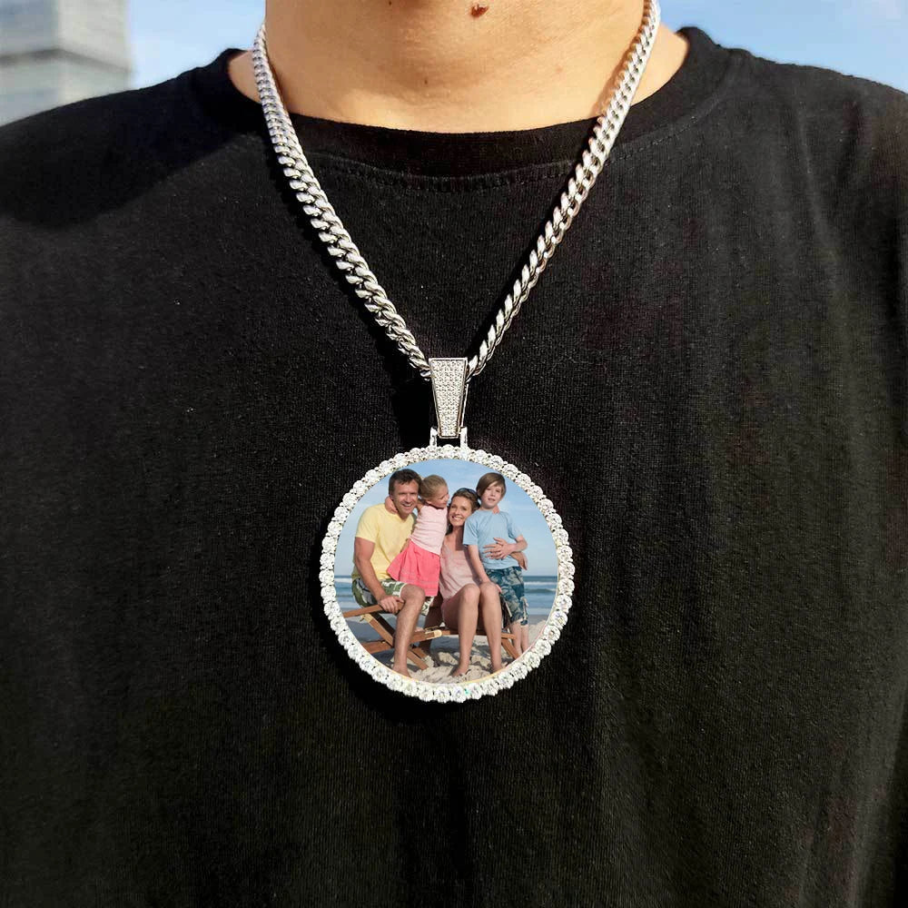 ESKEEM Big Circle Photo Medallion Pendant Necklace – Iced Out Hip Hop Memory Picture Jewelry Gift
