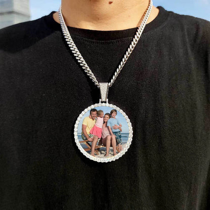 ESKEEM Big Circle Photo Medallion Pendant Necklace – Iced Out Hip Hop Memory Picture Jewelry Gift